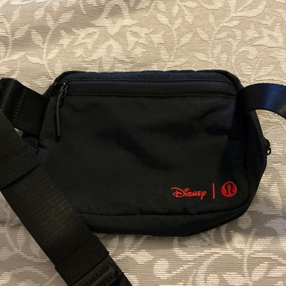 lululemon athletica Black Belt Bag with Red Embroidery - Picture 4 of 7